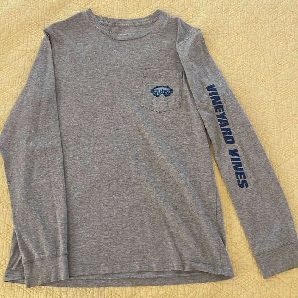 Youth Large long sleeve Vineyard Vines shirt